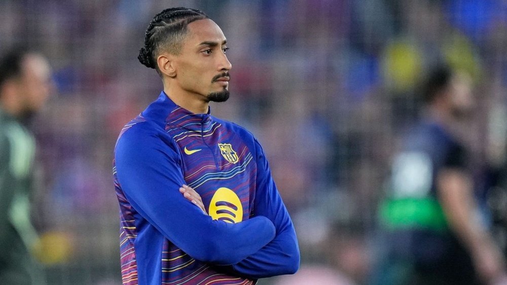 Raphinha a salué Flick vers le ciel après la victoire du Barça en Liga. EFE