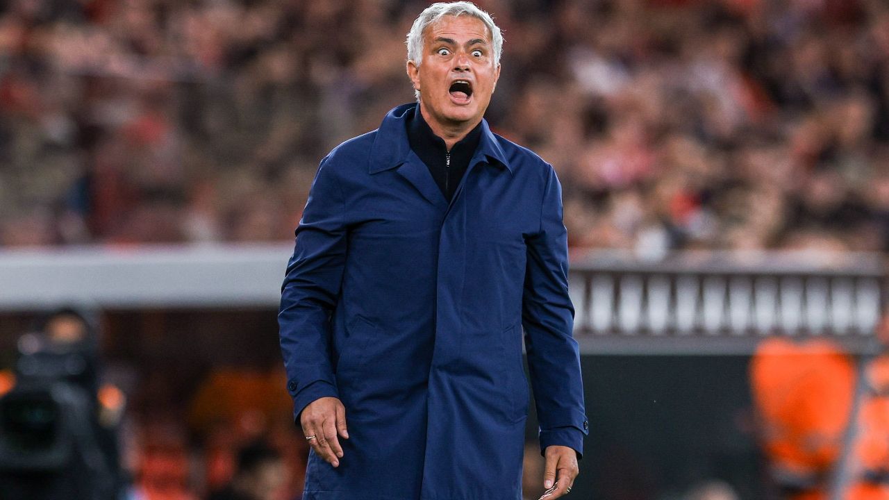 Benfica oferece renovação a Mourinho