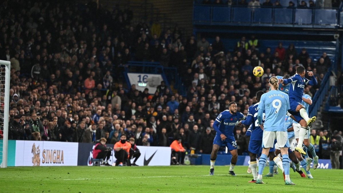 La finale de la FA Cup, qui opposera samedi Chelsea à Manchester City, mettra aux prises deux des meilleures équipes du football anglais. (EFE)