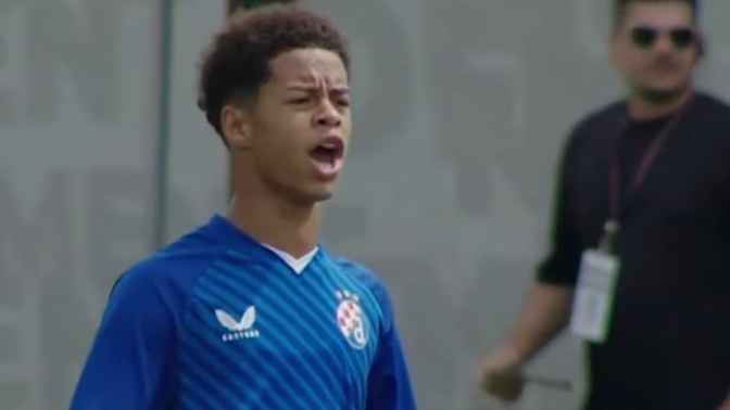 Barcelona e Bayern avaliam jovem prodígio brasileiro