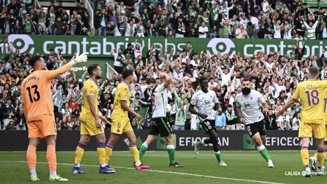 El Racing descorcha el champán