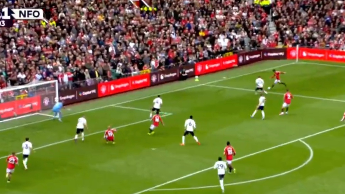 Fernandes closes in on Premier League history with 20th assist