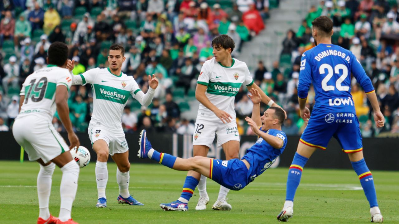 Chutazo de oxígeno y vida para el Elche