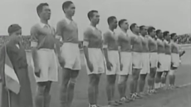 En 1938, en la tercera edición de los Mundiales, la actual Indonesia firmó un récord insuperable hasta ahora. Bajo el nombre de Indias Orientales Neerlandesas, solo disputó un partido, al debut y caer en los octavos de final en Francia.