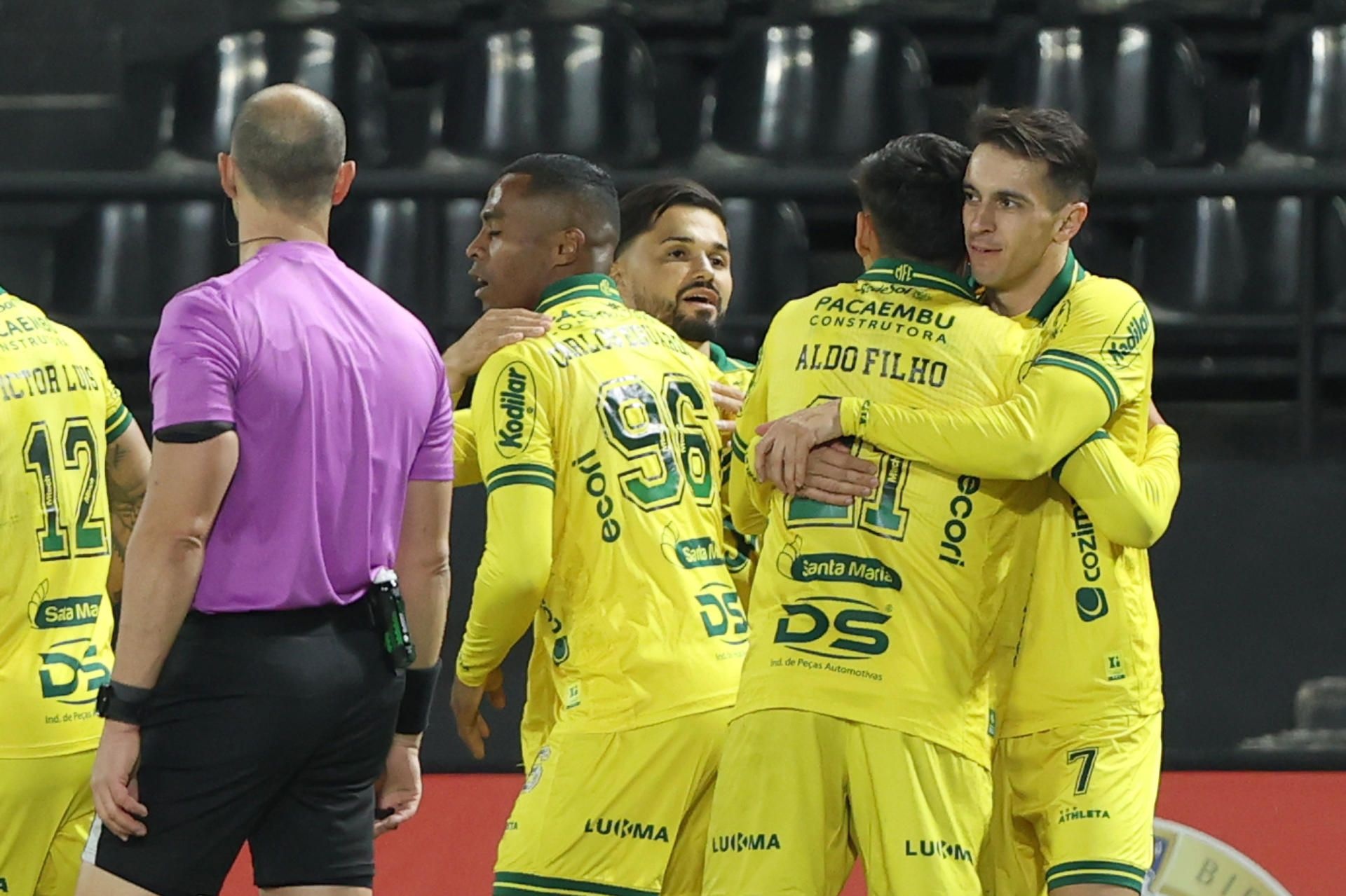 Equipe paulista precisava apenas de um empate para garantir o topo do Grupo G, mas acabou superada fora de casa