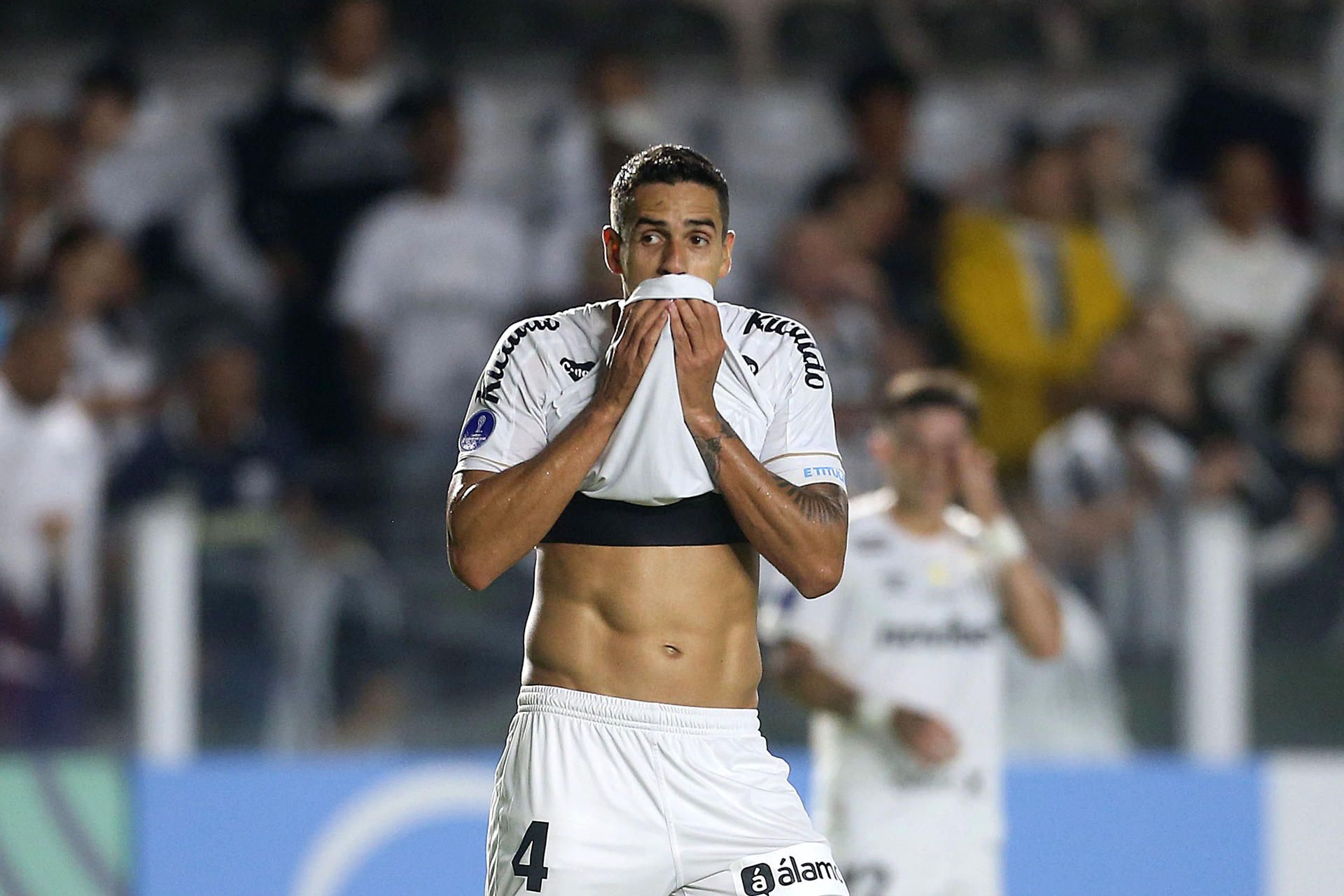 Santos sobrevive sin Neymar