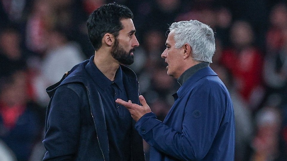 Mourinho exige ex-jogador na comissão como condição para voltar ao Real Madrid