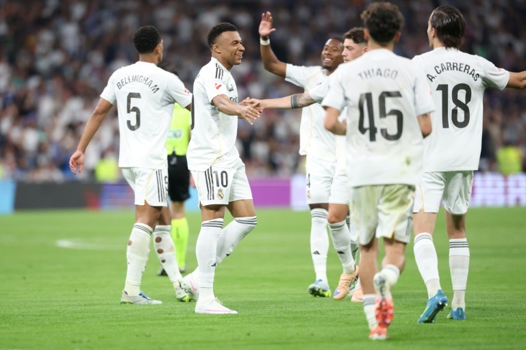Mbappé répond aux sifflets, le Barça battu pour la dernière de Lewandowski
