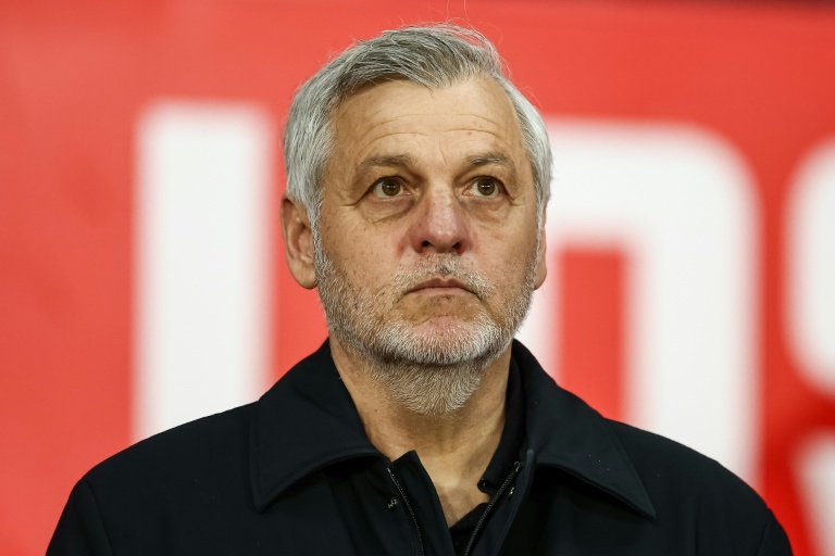 Lille part ways with coach Genesio