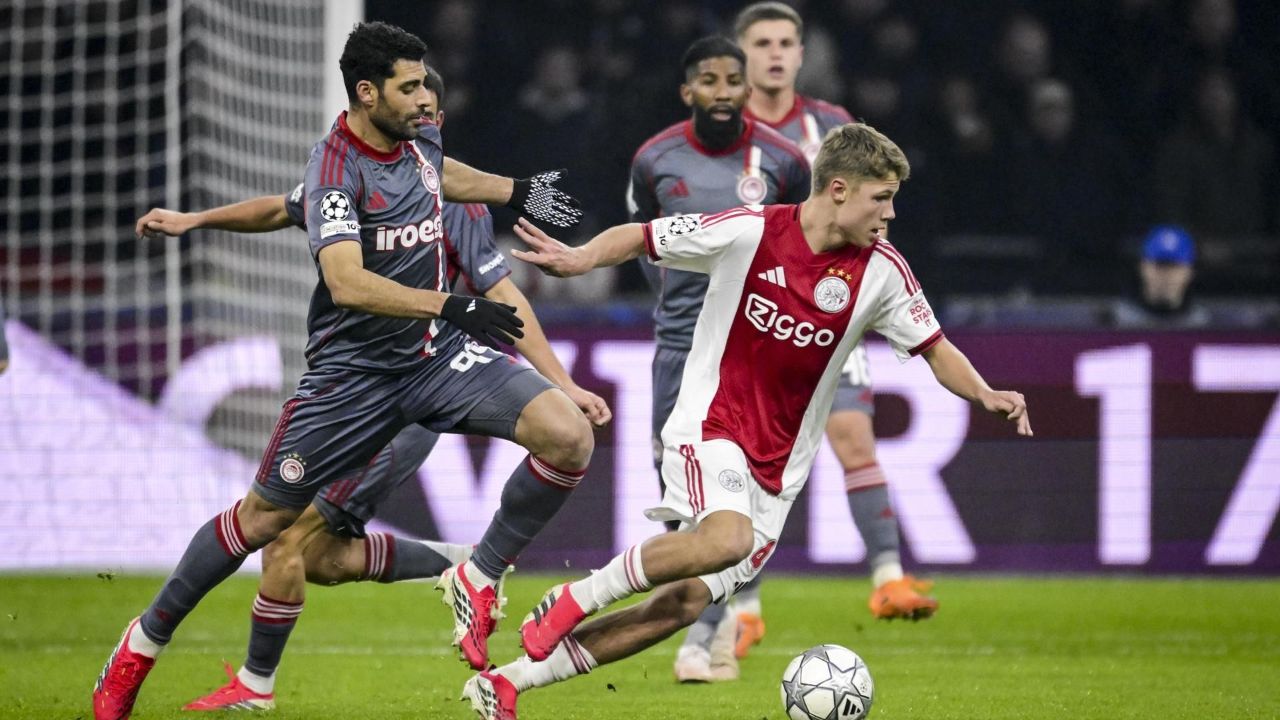 Newcastle agree surprise deal for Ajax talent Steur