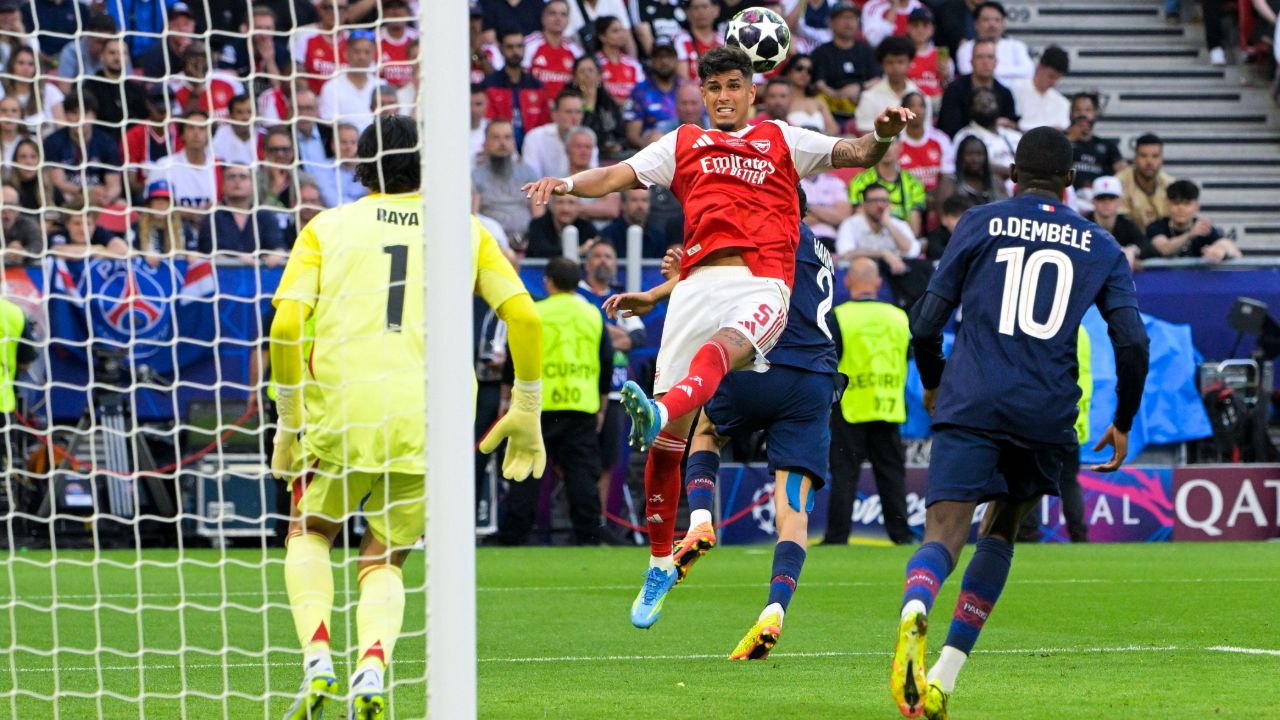 Arsenal, ufficiale il riscatto di Hincapié: contratto fino al 2031