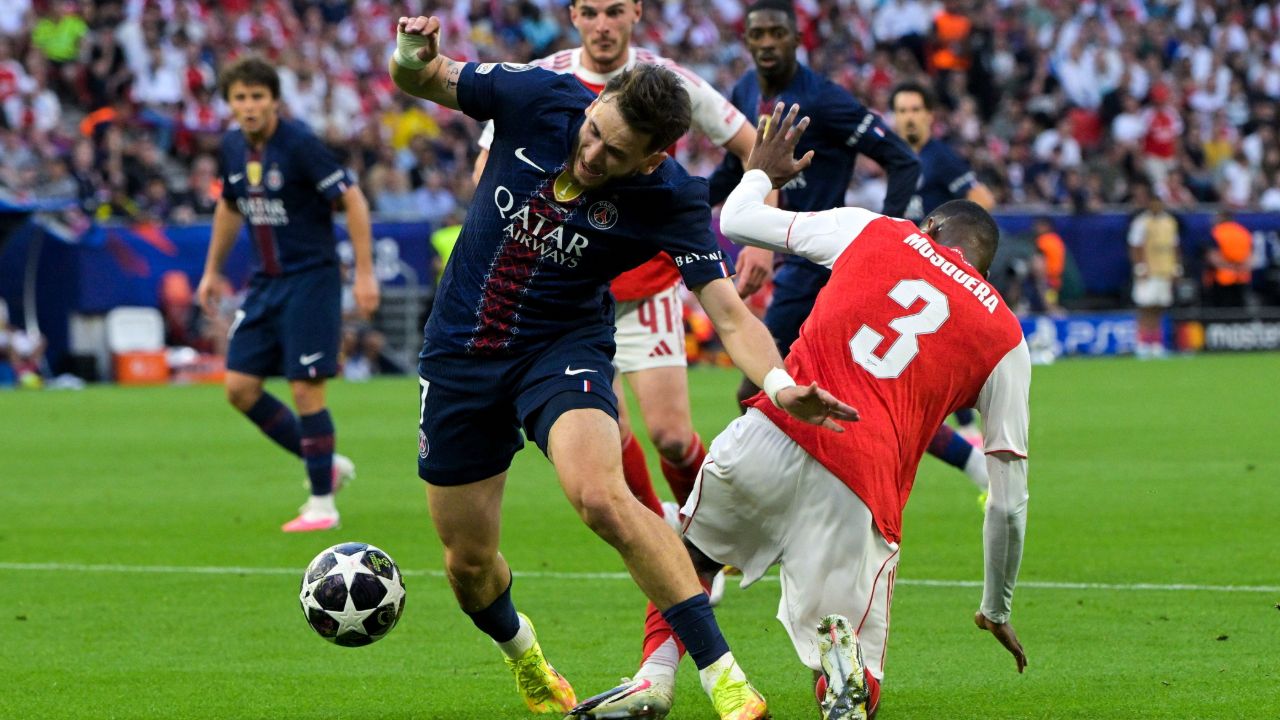 Kvaratskhelia y Mosquera, en la final de la Champions entre Arsenal y PSG