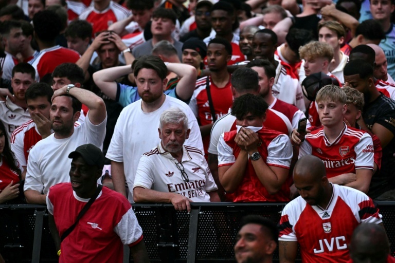 'Gutted' Arsenal fans lament Champions League loss