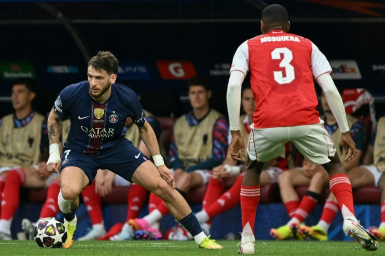 Khvicha Kvaratskhelia sacré joueur de la saison en Ligue des Champions