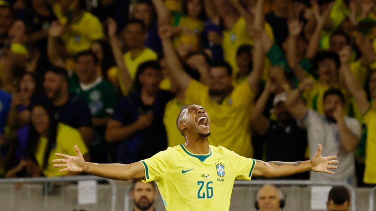 Brasil 'B' salva a Brasil 'A'