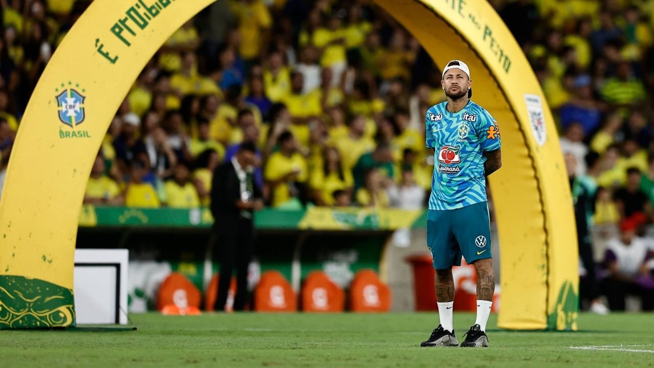 Neymar se remet bien de sa blessure au mollet. EFE