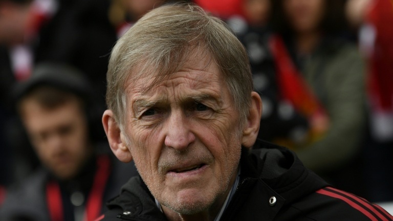 Kenny Dalglish, leyenda del Liverpool, anuncia que padece cáncer