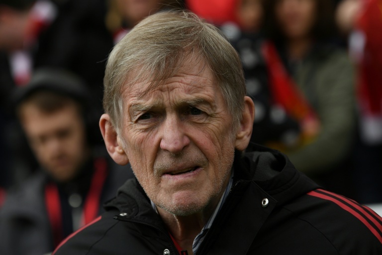 L'icône de Liverpool Kenny Dalglish révèle être atteint d'un cancer