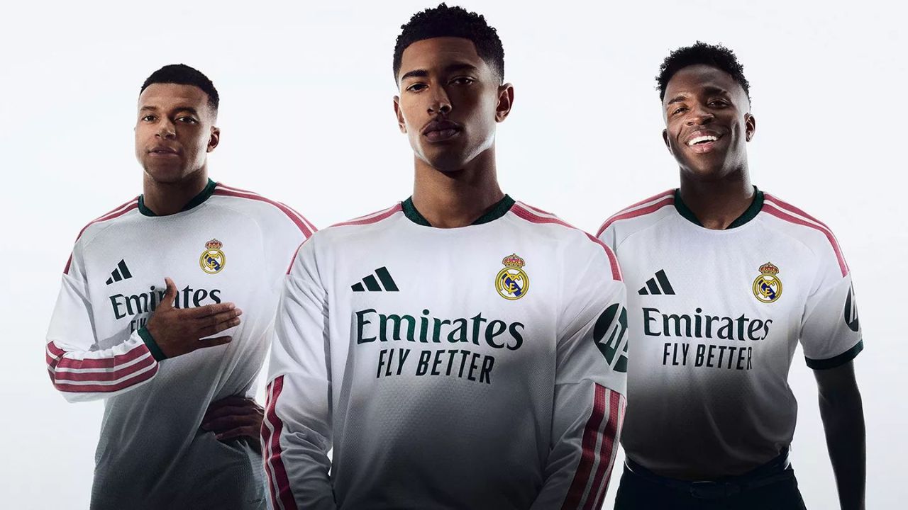 Blanco, rosa y verde, los colores de la primera equipación del Real Madrid