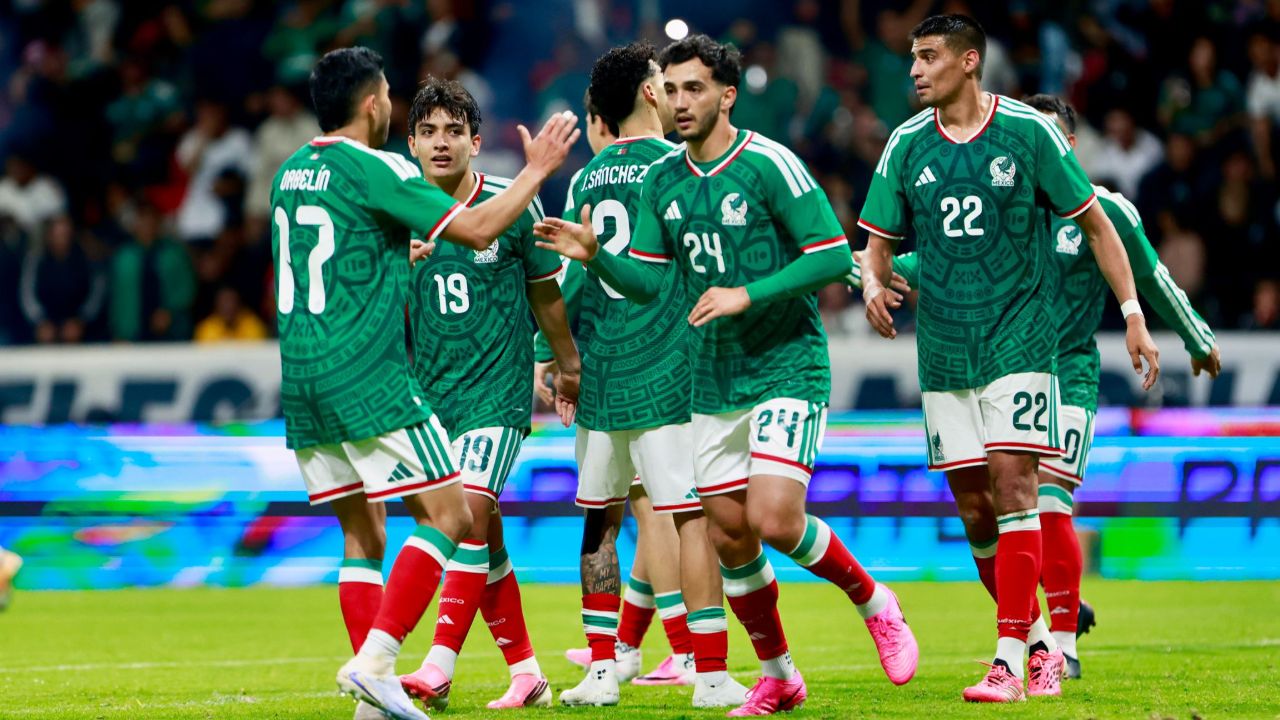 México se da un festín ante una Serbia de serie Z