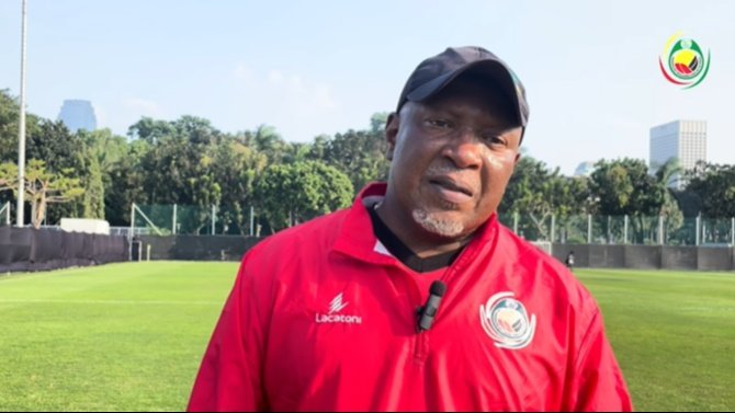 A seleção de Moçambique sofreu uma pesada derrota diante de Omã, por 4-1, num encontro marcado pela eficácia ofensiva dos anfitriões e pela inspiração de Issam Al Sabhi, autor de um hat-trick.