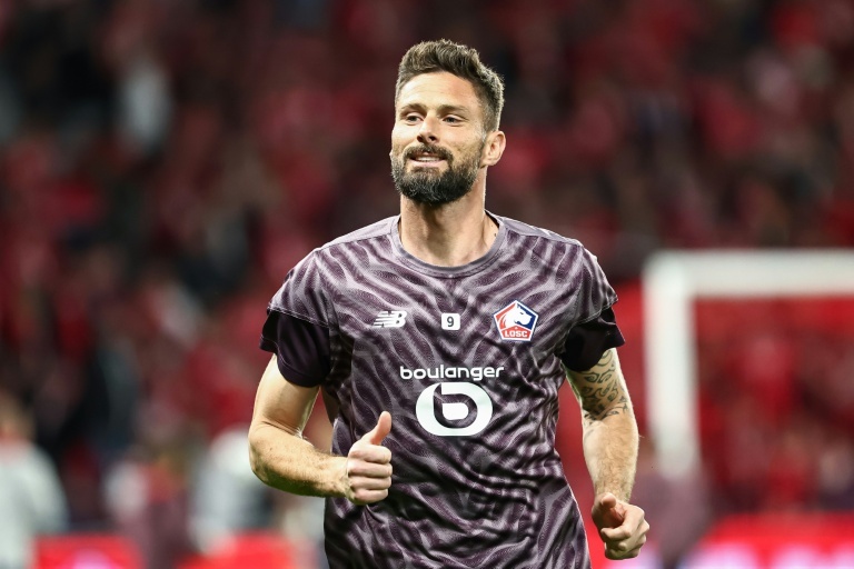 Giroud pens one-year Lille contract extension aged 39