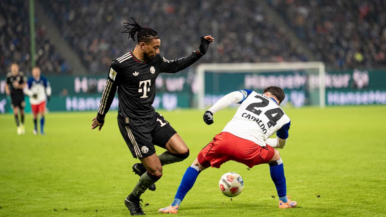 "Il n'y a jamais eu d'intérêt pour Olise" : le PDG du Bayern balaie les rumeurs Real Madrid