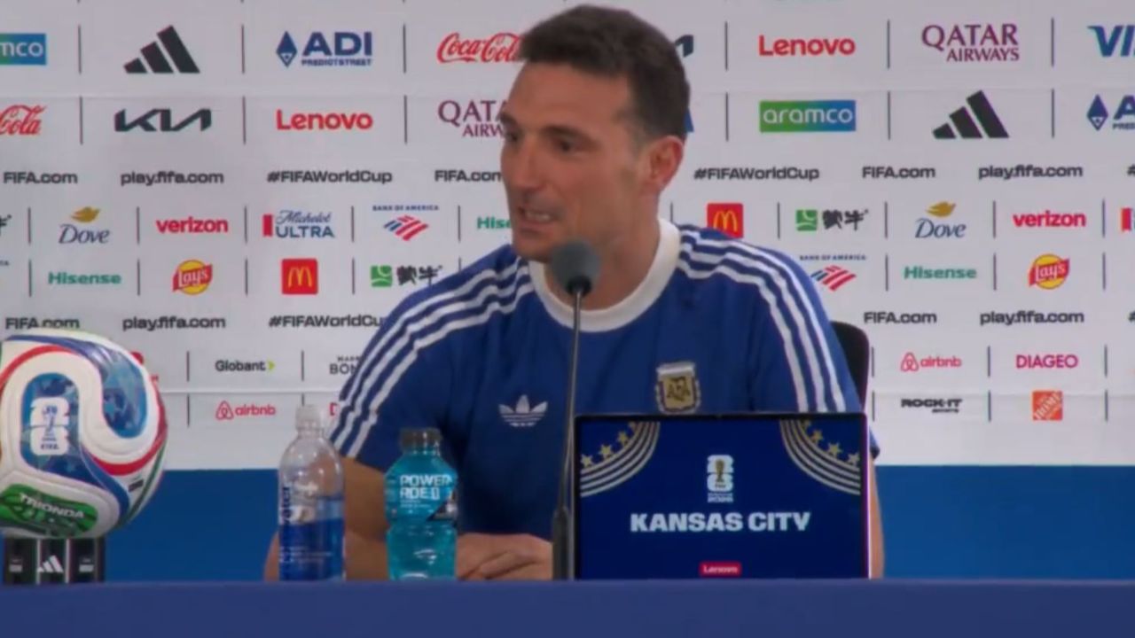 No veo nada negativo de que Messi esté en una cancha