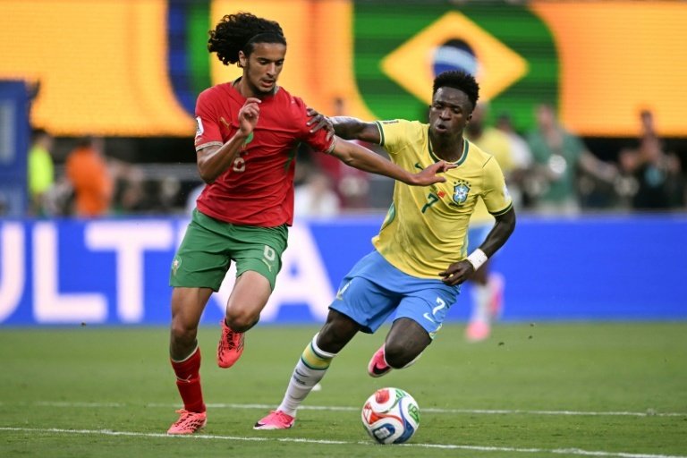 Bouaddi Trova l'Accordo col Manchester City, Ora Tocca al Lille