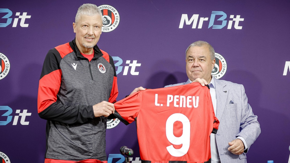 El exatlético Lubo Penev vuelve a entrenar tras sufrir un cáncer de riñón