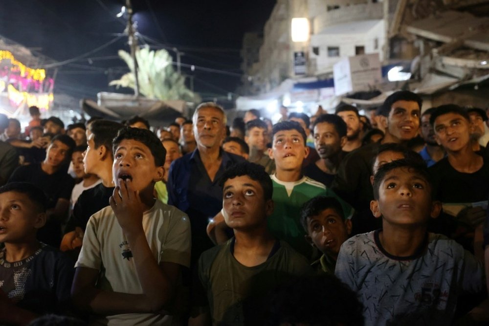 Palestinian football fans
