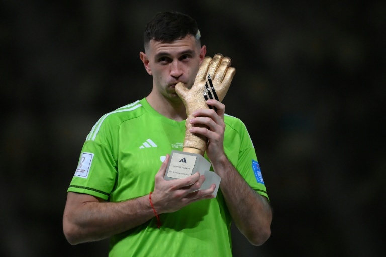 Sur les traces de: "Dibu" Martinez, le bon gamin au mental de champion
