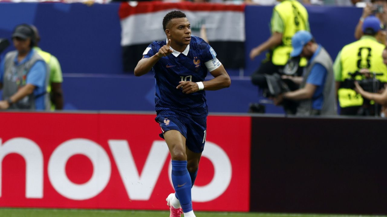 Mbappé relata la historia del partido interminable