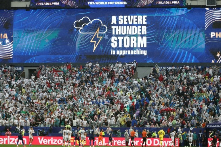 Varias tormentas eléctricas amenazan la disputa del Túnez-Países Bajos. El estadio Arrowhead no cuenta con cubierta y la presencia de rayos cerca de la infraestructura podría provocar retrasos y parones en el choque.