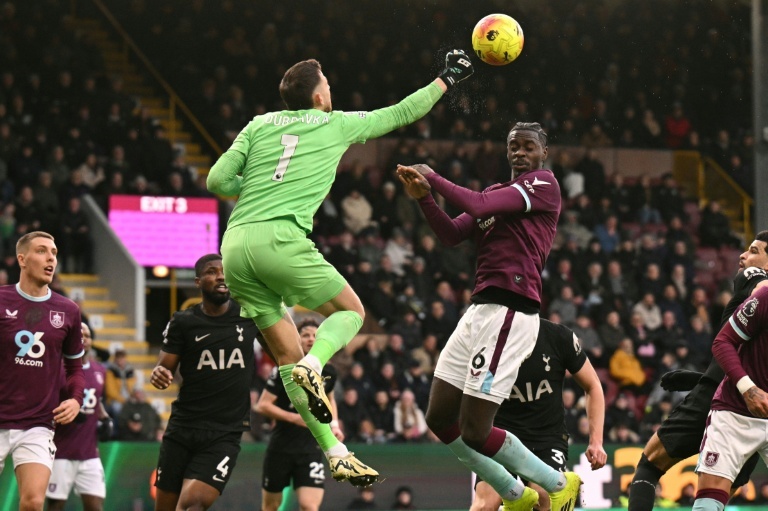 OFFICIAL: Spurs seal swoop for Burnley's Dubravka