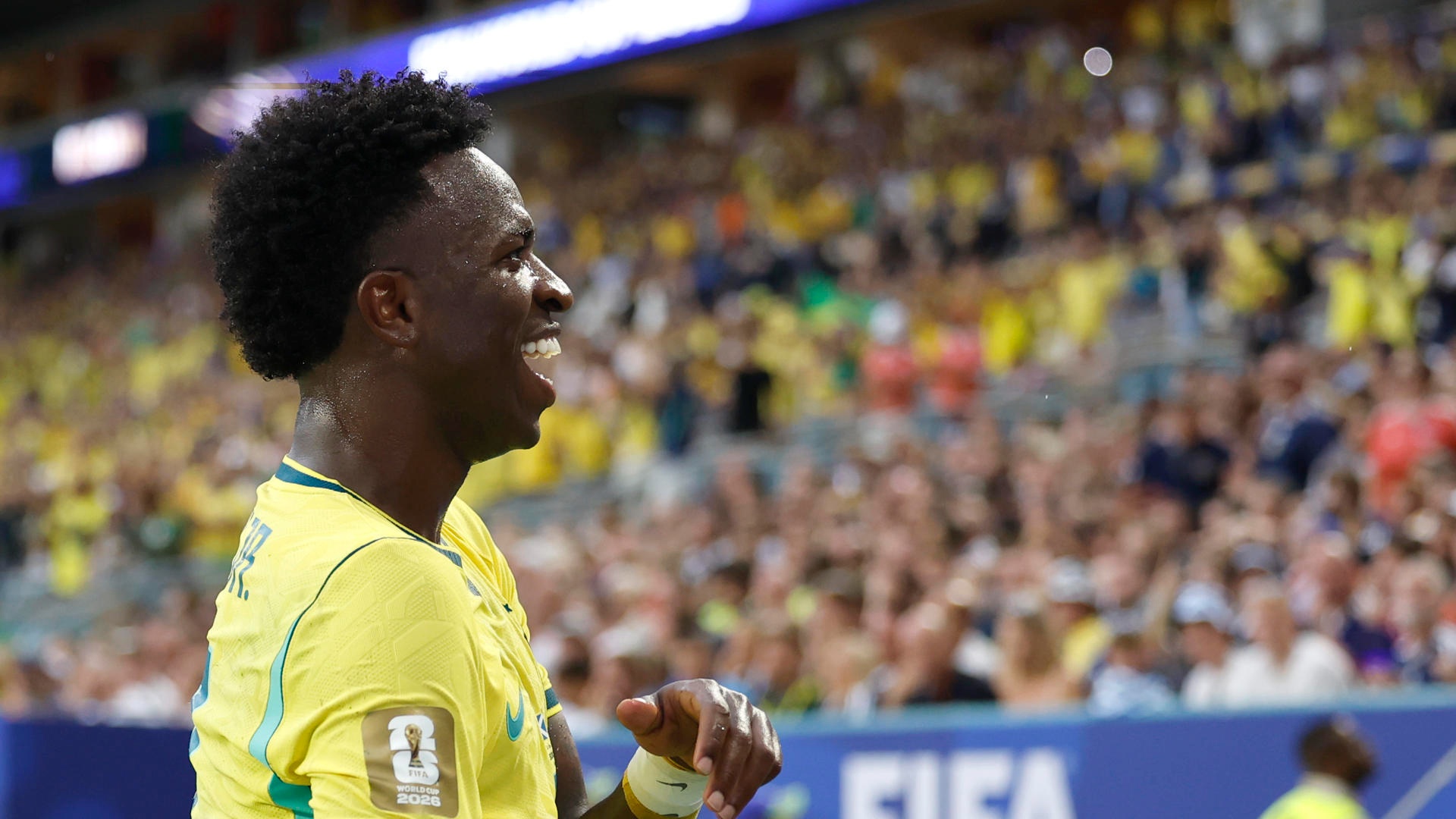 Vini fait le show et propulse le Brésil en phase finale : 3-0 face à l'Écosse