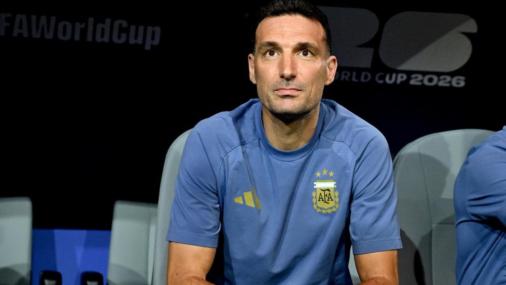 Scaloni praised Messi's selfless attitude. EFE