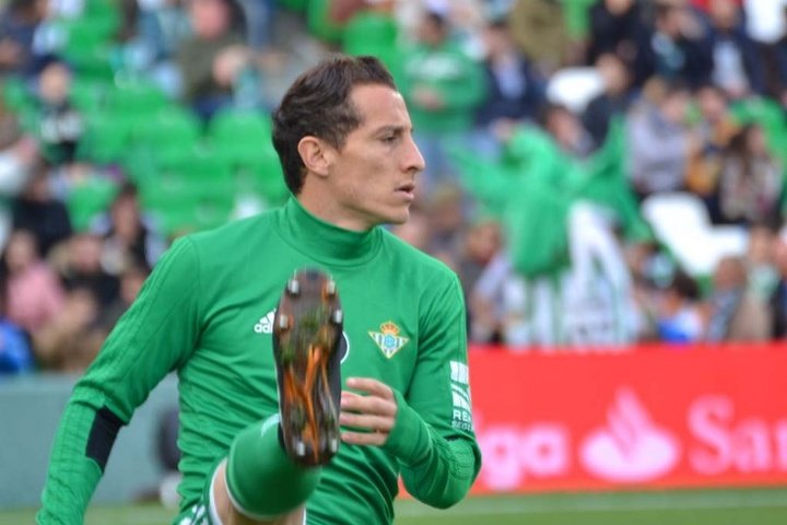 Messi or Ronaldo? Guardado gives his say on the best in history