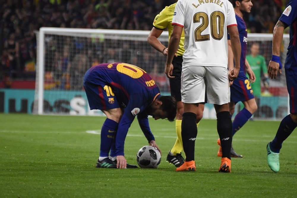 Messi descubre su secreto en las faltas. BeSoccer