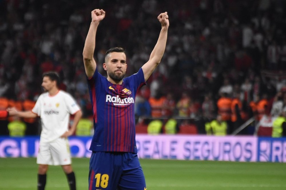 Barca have delayed on Alba's new deal at the club. BeSoccer
