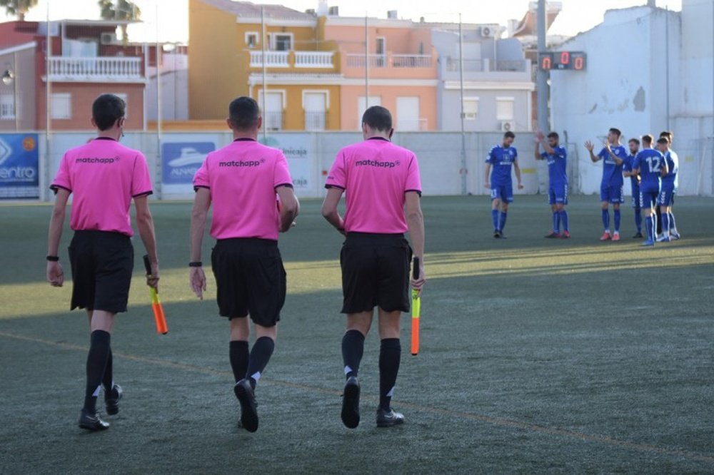 Marc García renovó su contrato con la UD Alzira. BeSoccer