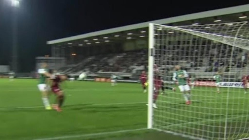 Mario Camora fue expulsado tras parar un gol. Captura/MovistarLigadeCampeones