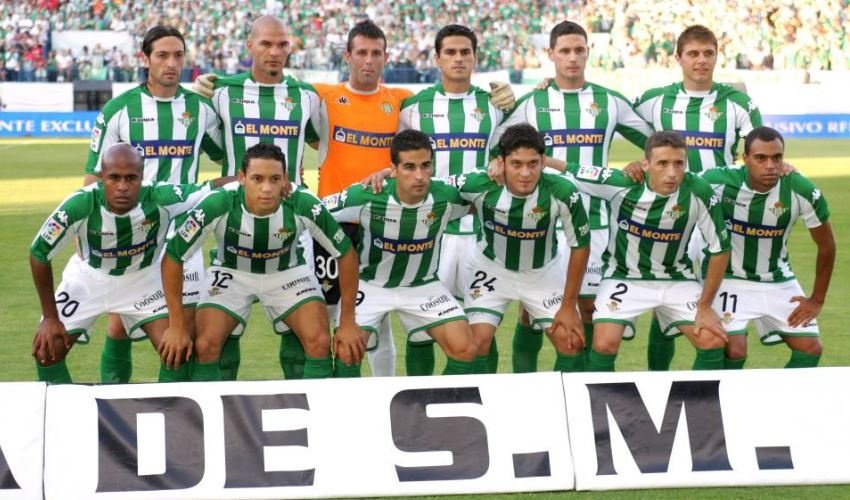 El equipo del Real Betis que ganó la final de Copa de 2005 a las órdenes de Lorenzo Serra Ferrer.