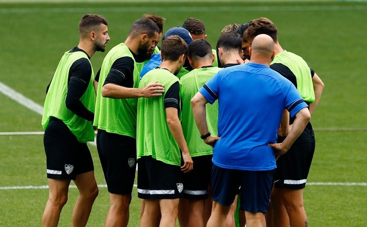 La plantilla con Guede en el entrenamiento del Málaga. Marilú Báez