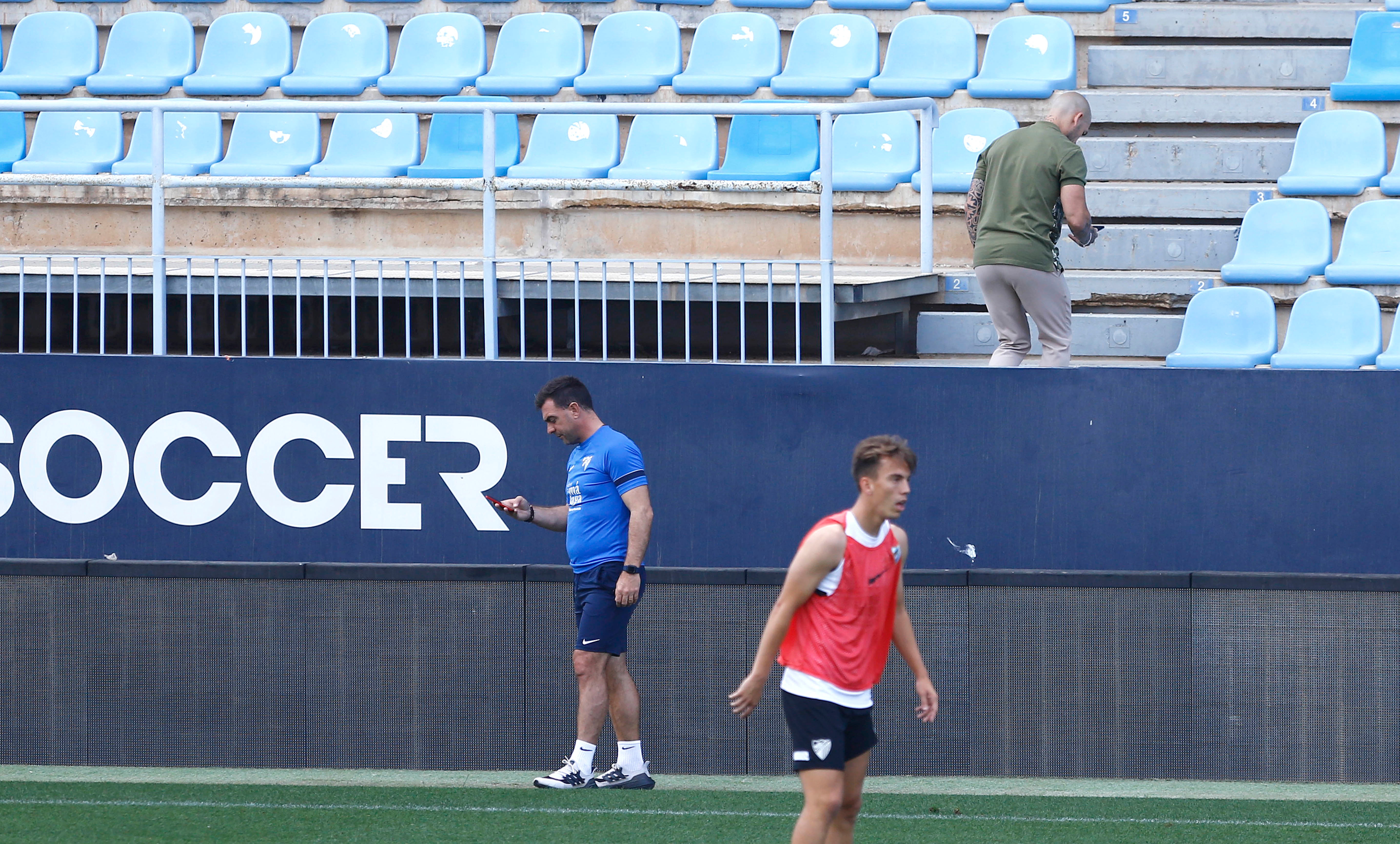 Pablo Guede y Manolo Gaspar, en un entrenamiento reciente del Málaga CF. Marilú Báez