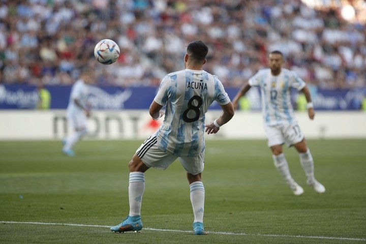 Acuña y Papu, titulares, y Montiel, se sumaron a la fiesta del repóker de Messi en el Argentina 5-0 Estonia. Foto: @caosasuna_en
