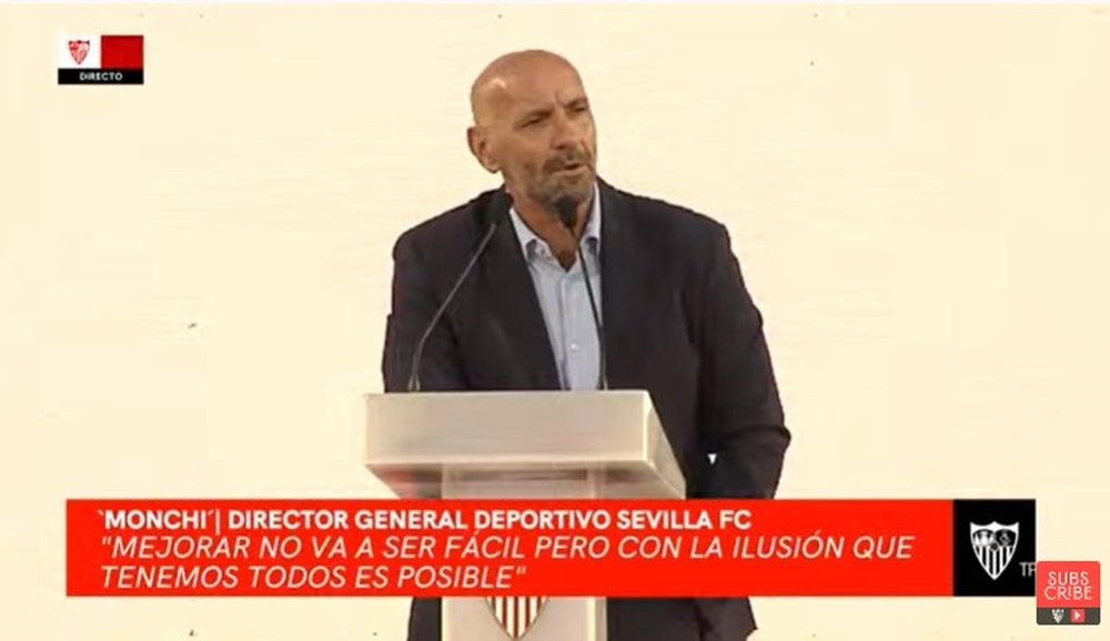 El director general deportivo del Sevilla FC, Monchi, se dirige a los Fieles de Nervión. Foto: SFC Media