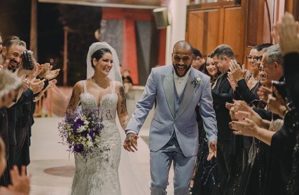 El todavía central del Galatasaray, Marcao, que acaba de contraer matrimonio, puede acabar jugando en el Sevilla FC. Foto: @teixeira_marcao
