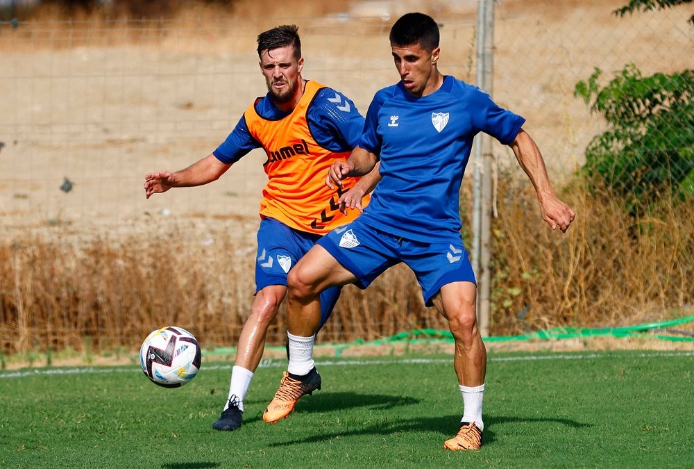 Genaro y Bustinza en un entrenamiento del Málaga CF. MálagaCF