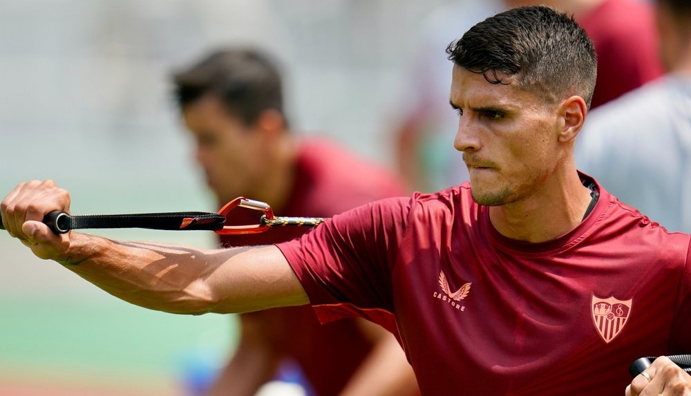 Erik Lamela en el stage de Corea del Sur, con el Sevilla FC. Foto: @SevillaFC